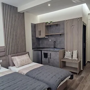 Mama Kitsa Apartament